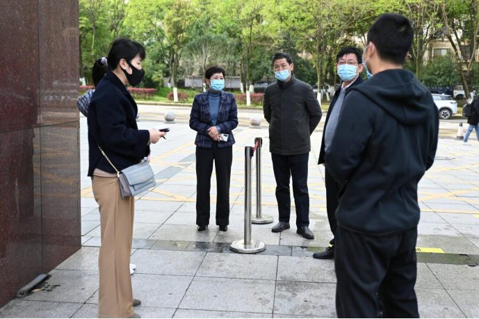 市教育局开展高三年级学生返校学习情况专项督查