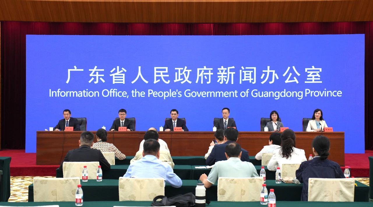 权威解读“2+1”方案！广东省推进中小学人工智能教育新闻发布会举行