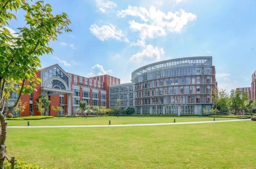 上海这8所贵族国际学校，学费20万起！