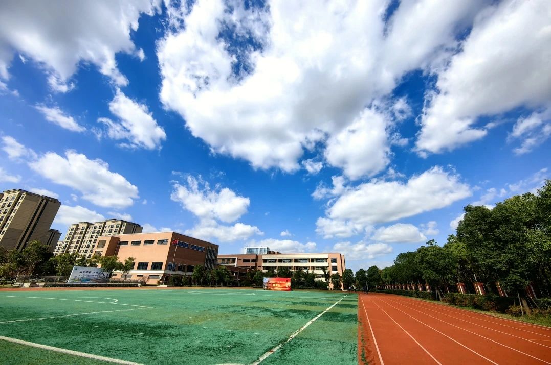 凭中考成绩拿奖学金，上海国际高中2025秋招补录名额抢占中！