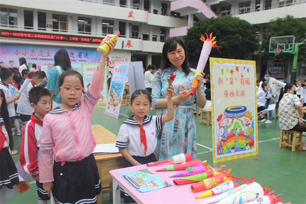 南平市建阳区各小学一、二年级开展期末无纸化测评活动