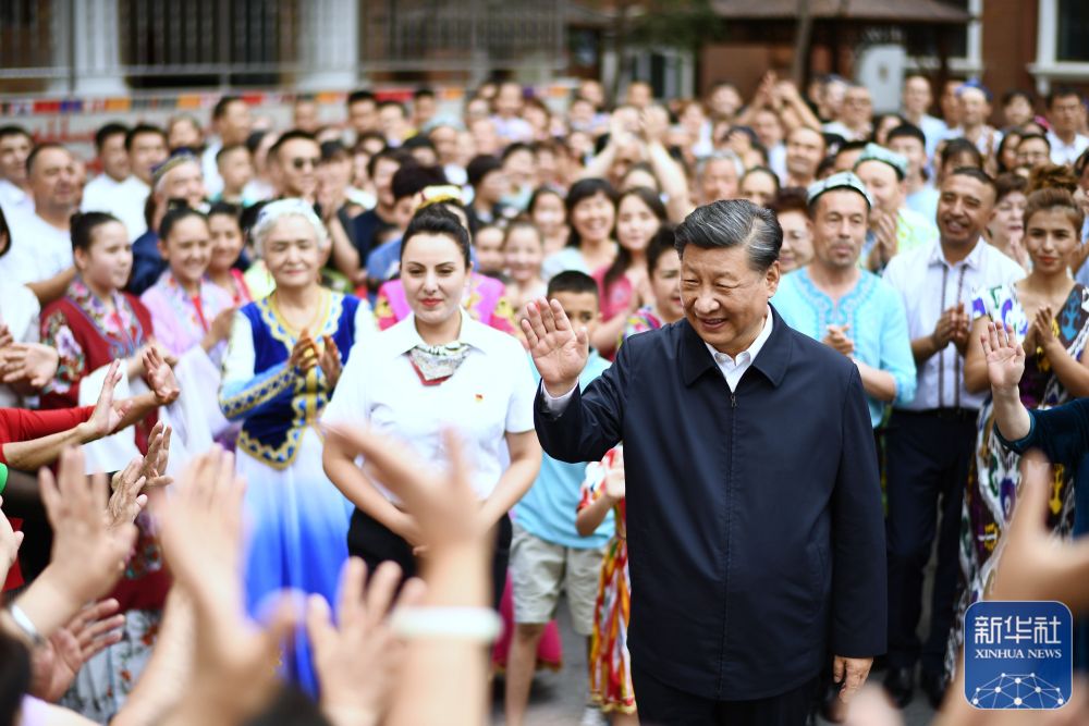 习近平：建设团结和谐繁荣富裕文明进步安居乐业生态良好的美好新疆