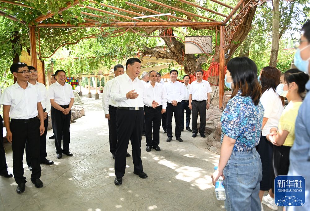 习近平：建设团结和谐繁荣富裕文明进步安居乐业生态良好的美好新疆