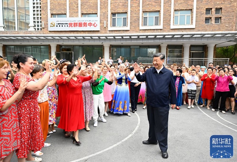 习近平：建设团结和谐繁荣富裕文明进步安居乐业生态良好的美好新疆