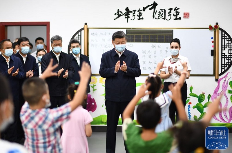 习近平：建设团结和谐繁荣富裕文明进步安居乐业生态良好的美好新疆