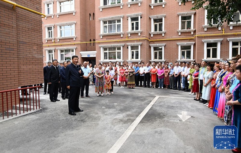 习近平：建设团结和谐繁荣富裕文明进步安居乐业生态良好的美好新疆