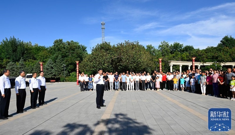 习近平：建设团结和谐繁荣富裕文明进步安居乐业生态良好的美好新疆