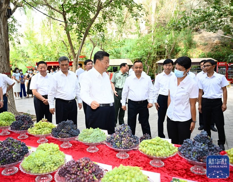 习近平：建设团结和谐繁荣富裕文明进步安居乐业生态良好的美好新疆