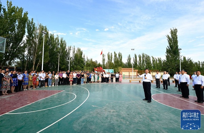 习近平：建设团结和谐繁荣富裕文明进步安居乐业生态良好的美好新疆