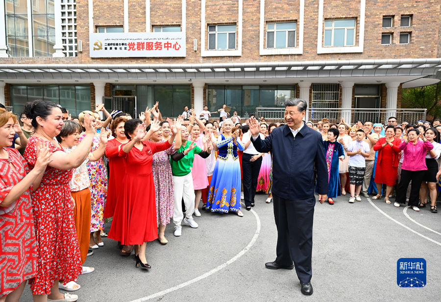 习近平：完整准确贯彻新时代党的治疆方略　建设团结和谐繁荣富裕文明进步安居乐业生态良好的美好新疆