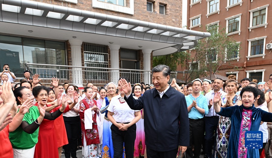 习近平：完整准确贯彻新时代党的治疆方略　建设团结和谐繁荣富裕文明进步安居乐业生态良好的美好新疆