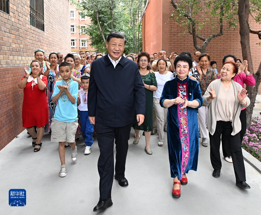 习近平：完整准确贯彻新时代党的治疆方略　建设团结和谐繁荣富裕文明进步安居乐业生态良好的美好新疆