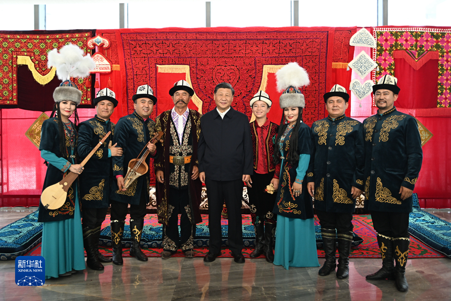 习近平：完整准确贯彻新时代党的治疆方略　建设团结和谐繁荣富裕文明进步安居乐业生态良好的美好新疆