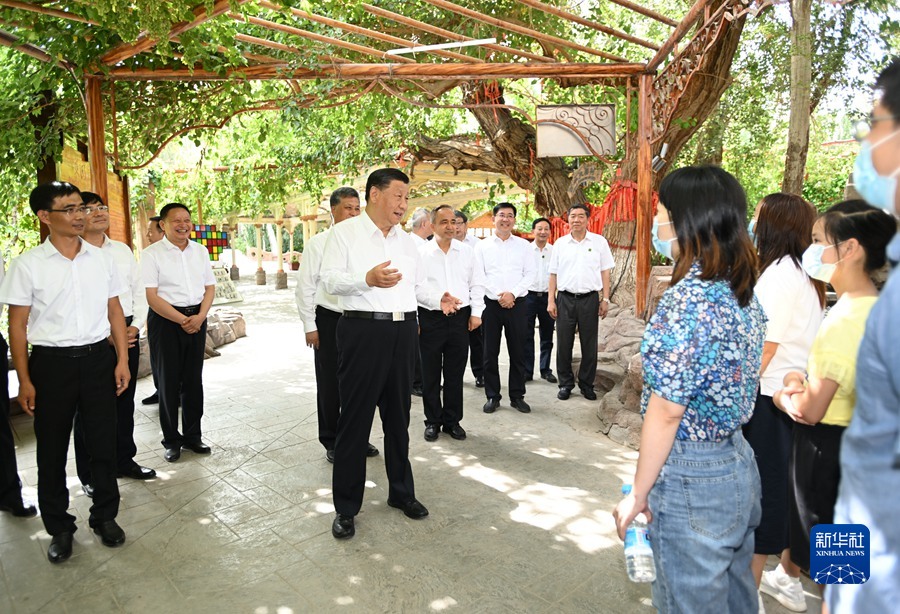 习近平：完整准确贯彻新时代党的治疆方略　建设团结和谐繁荣富裕文明进步安居乐业生态良好的美好新疆