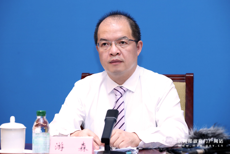 广西在教育部介绍党的十八大以来普通高中教育改革发展成效新闻发布会上做经验交流发言