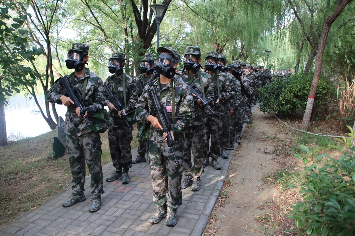 河南省第三届学生军事训练营闭幕