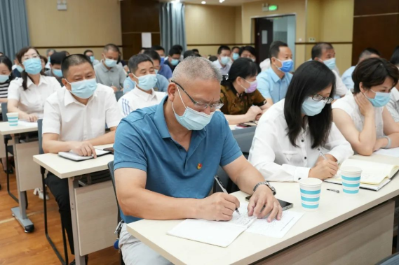 南昌市教育系统全面从严治党暨勤廉校园建设工作推进会召开