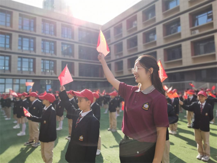 我省师生开展多彩活动喜迎国庆