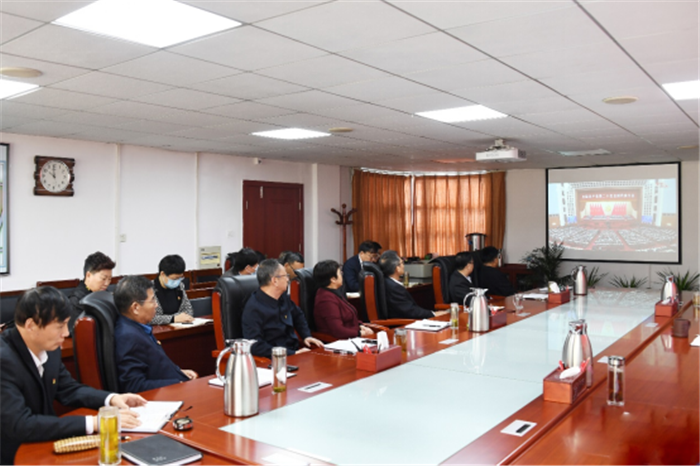 河南教育系统干部师生收听收看党的二十大开幕会