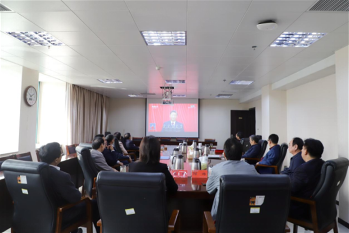 河南教育系统干部师生收听收看党的二十大开幕会