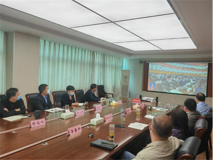 河南教育系统干部师生收听收看党的二十大开幕会