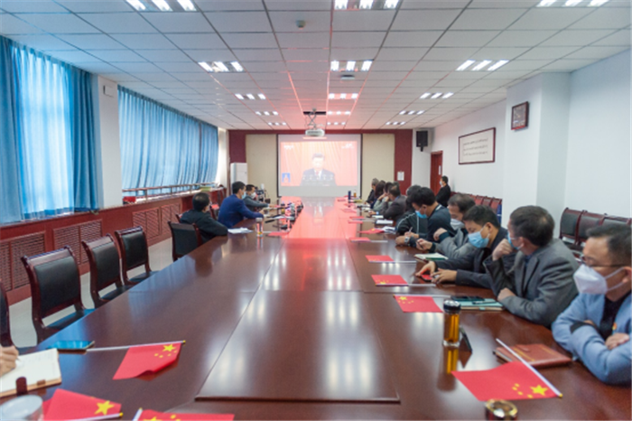 河南教育系统干部师生收听收看党的二十大开幕会