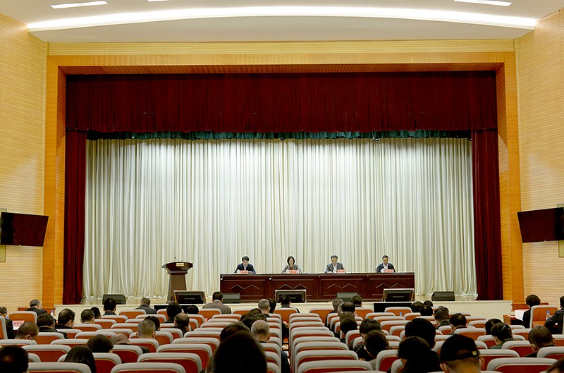 全省高校党委换届工作推进会暨严肃换届纪律集体谈话会在昆召开