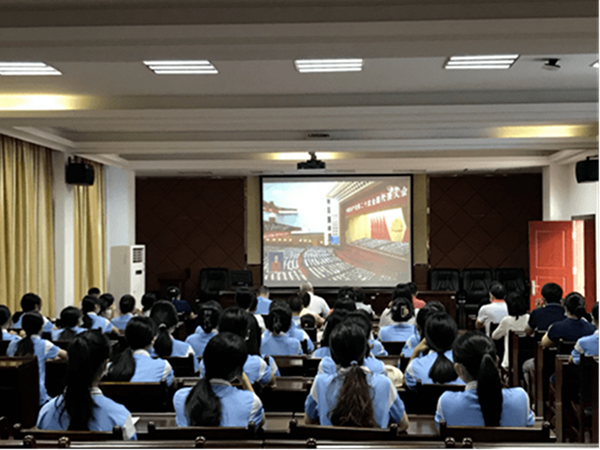 福建中小学生多形式深入学习党的二十大精神