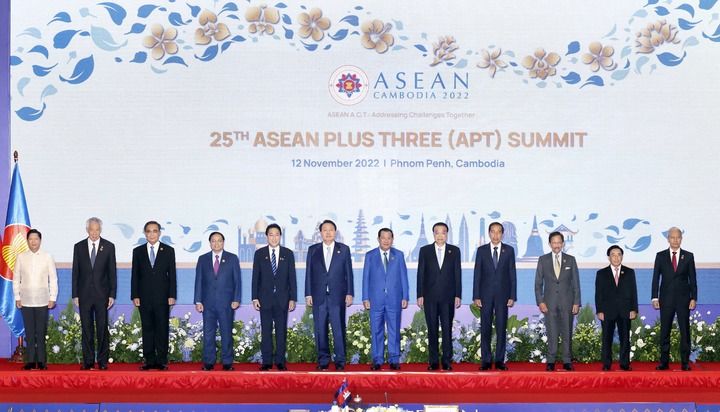 李克强出席第25次东盟与中日韩领导人会议