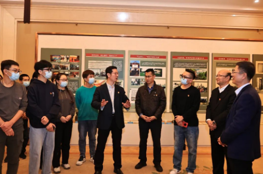 擎旗奋进踏征程 踔厉奋发谱新篇——吉林大学学习贯彻党的二十大精神宣讲团走进黄大年式教师团队
