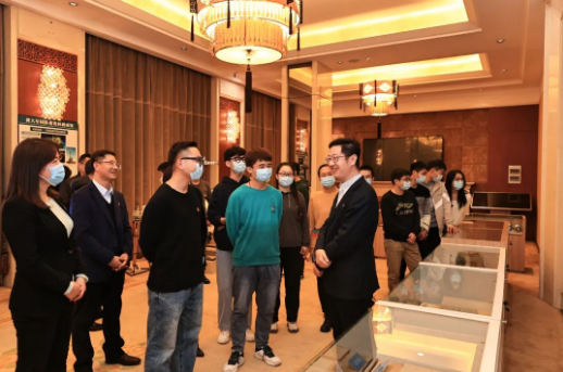 擎旗奋进踏征程 踔厉奋发谱新篇——吉林大学学习贯彻党的二十大精神宣讲团走进黄大年式教师团队