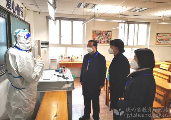 王海波检查中小学教师资格考试面试工作