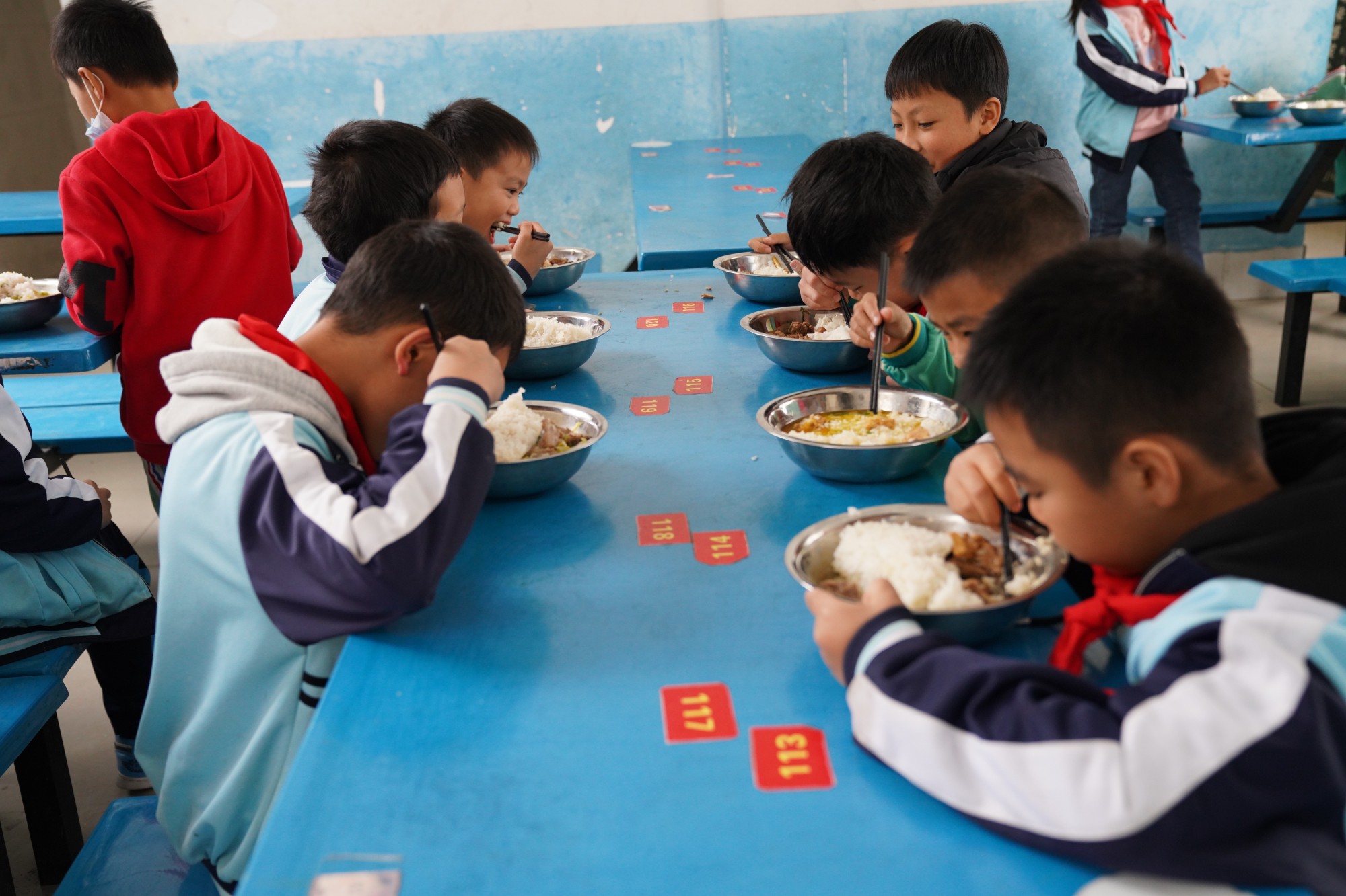 央广网：免费营养餐 按下农村孩子成长“快进键”
