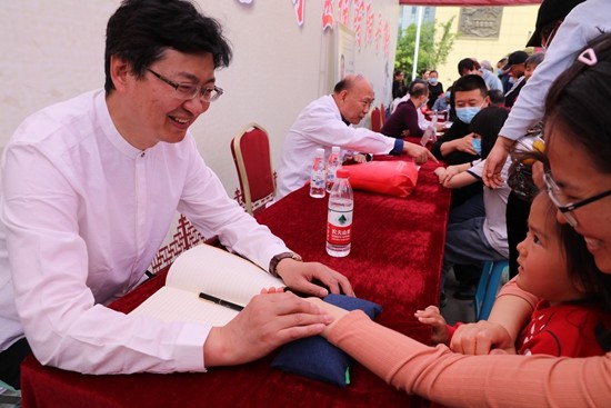 【中国青年报】“扁鹊”归来兮，民众安康为重