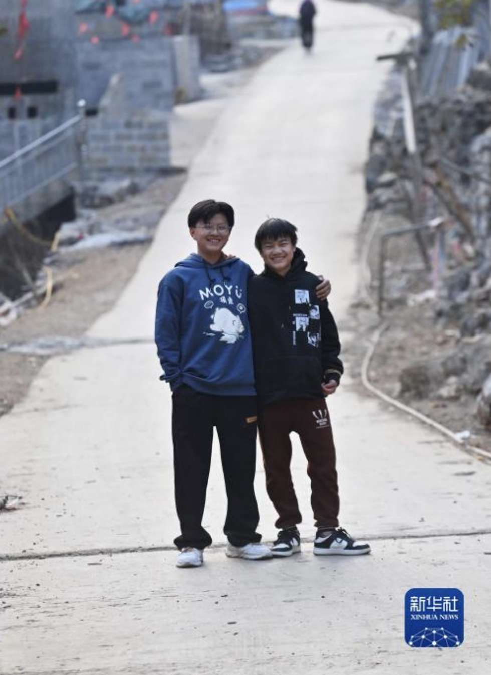 11年后,过悬崖、爬“天梯”上学的孩子们,长大了!