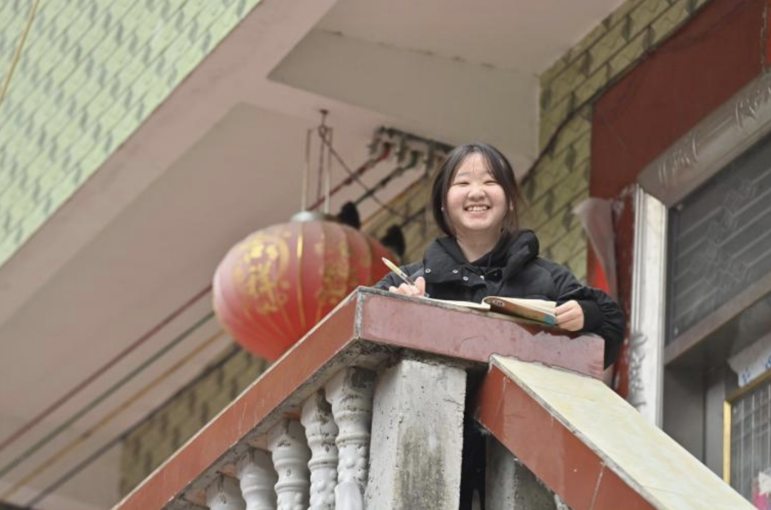 11年后,过悬崖、爬“天梯”上学的孩子们,长大了!