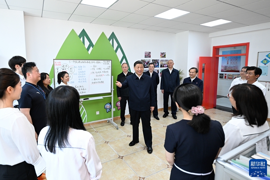 习近平向全国广大少年儿童祝贺“六一”国际儿童节快乐