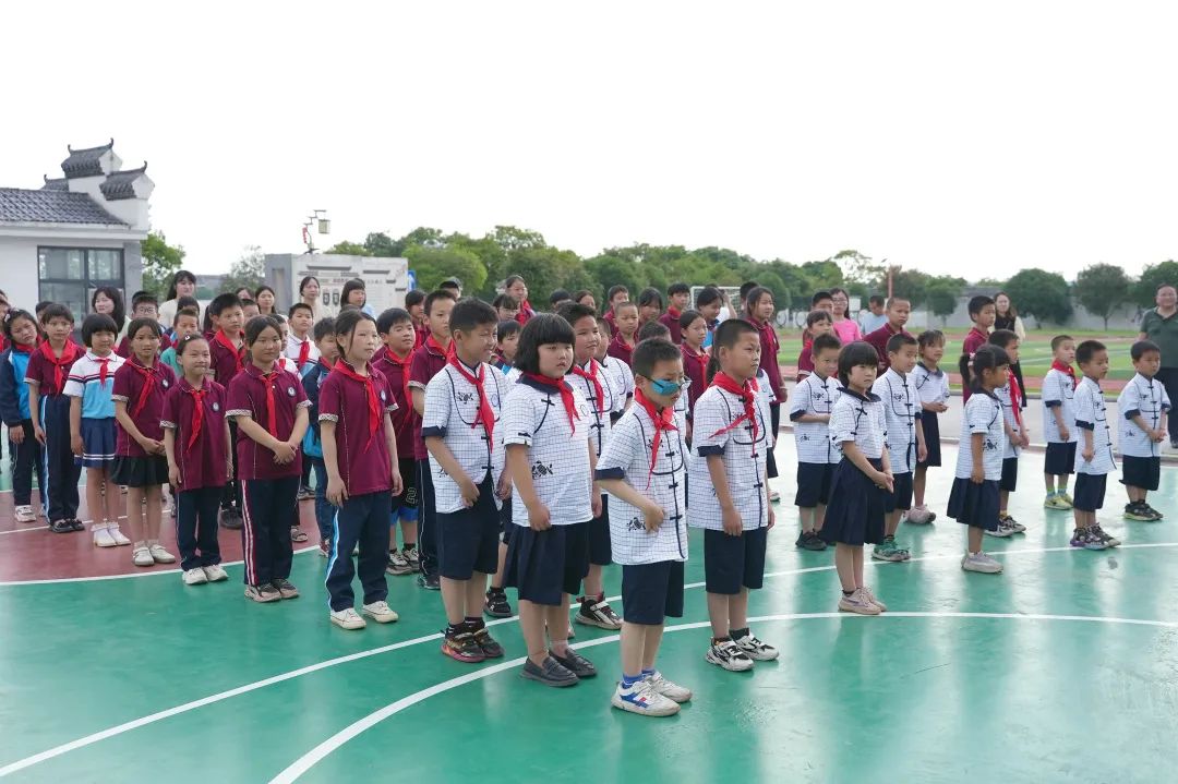 图片 南昌市教育局赴安义县石鼻乡罗田小学开展“六一”儿童节慰问捐赠活动