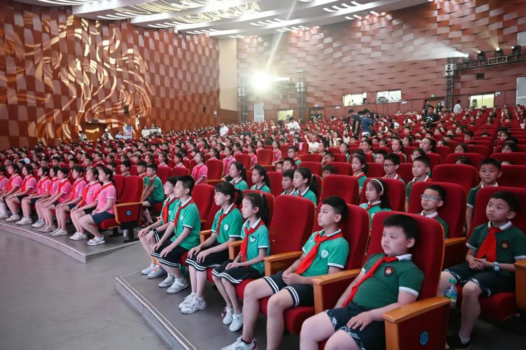 南昌市举办庆祝第73个“六一”国际儿童节文艺演出