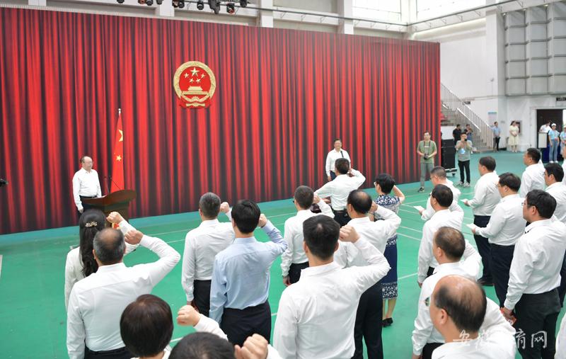 省教育厅举行宪法宣誓仪式