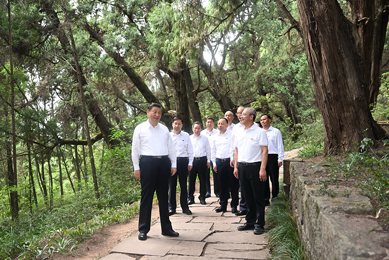 习近平在四川考察时强调 推动新时代治蜀兴川再上新台阶 奋力谱写中国式现代化四川新篇章 返京途中在陕西汉中考察