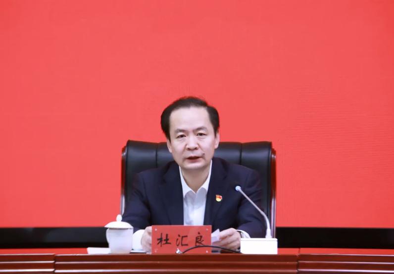 自治区教育厅举办深入贯彻中央八项规定精神学习教育读书班
