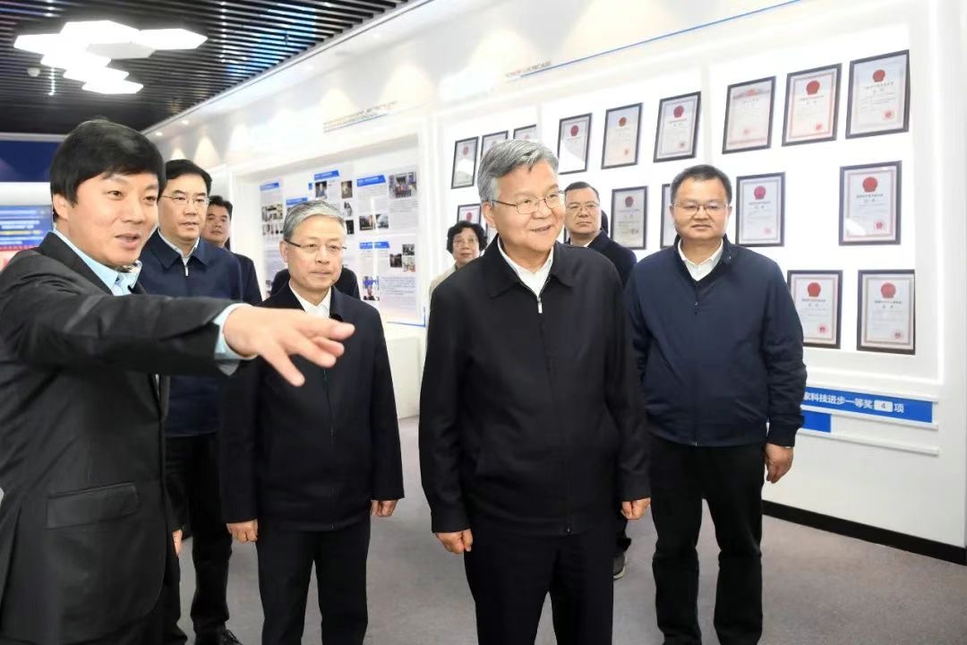 聚焦解决三个关键问题 加快打造一流创新生态为高校科技成果转化与师生创新创业提供根本保障
